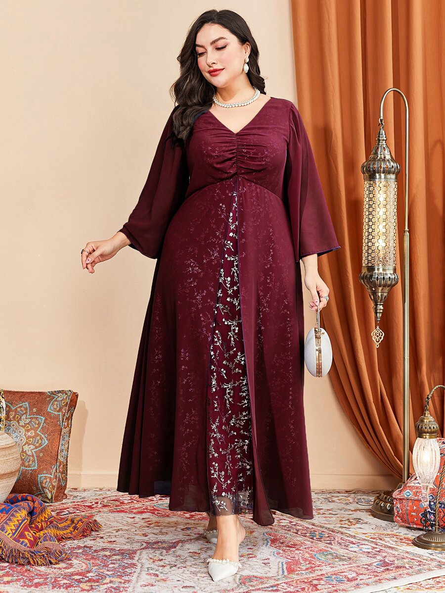 Modelyn Vestido con manga de campana, busto fruncido y malla de contraste en color borgoña rojo - Burdeos - Ver 1