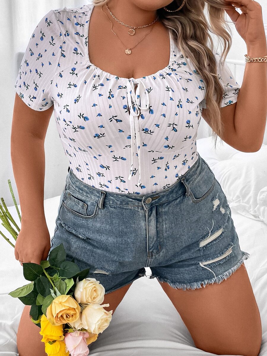 Celure Plus Ditsy Floral Print Knot Front Tee - White - View 1