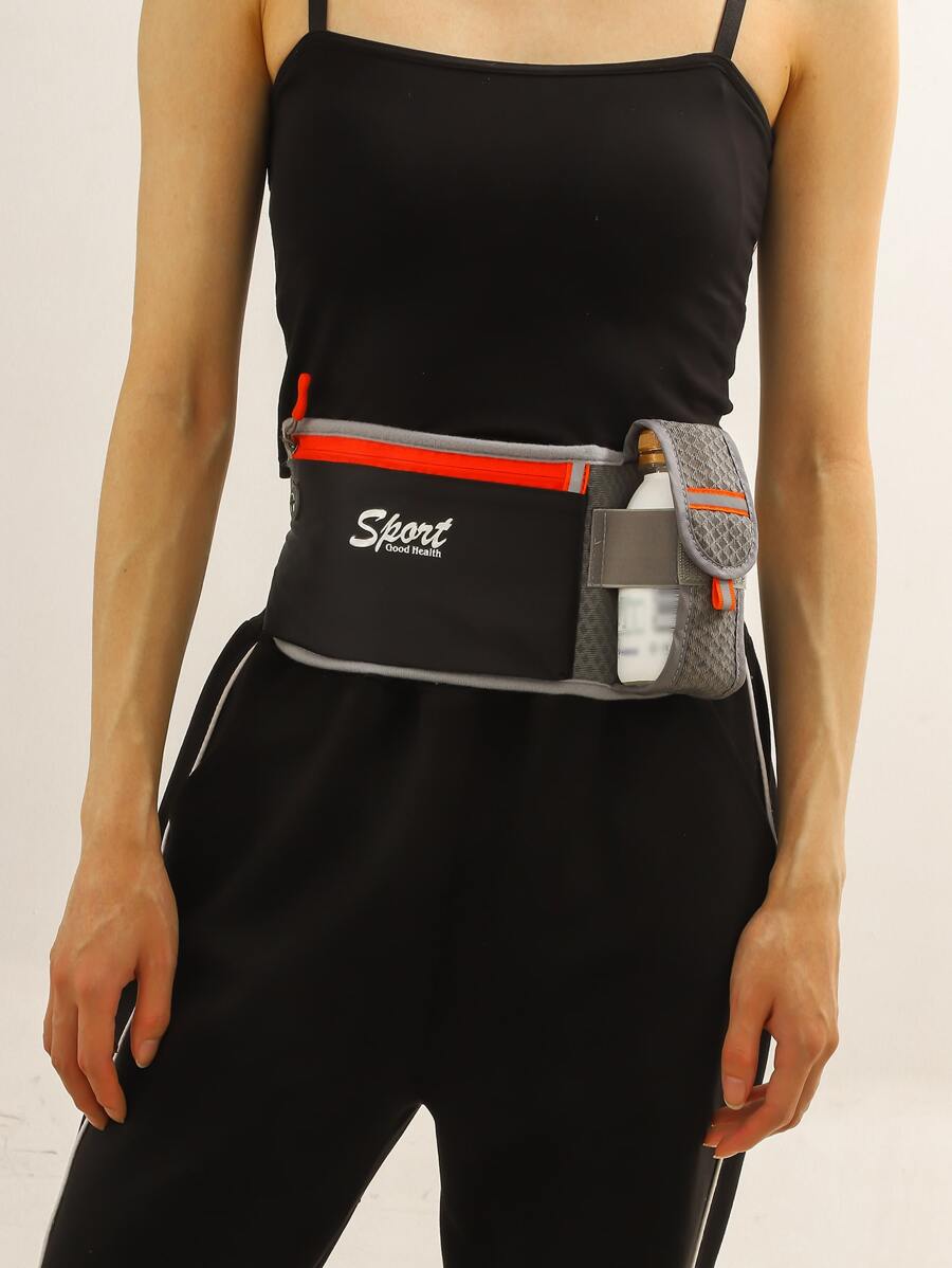 字母圖案腰包耳機洞細節