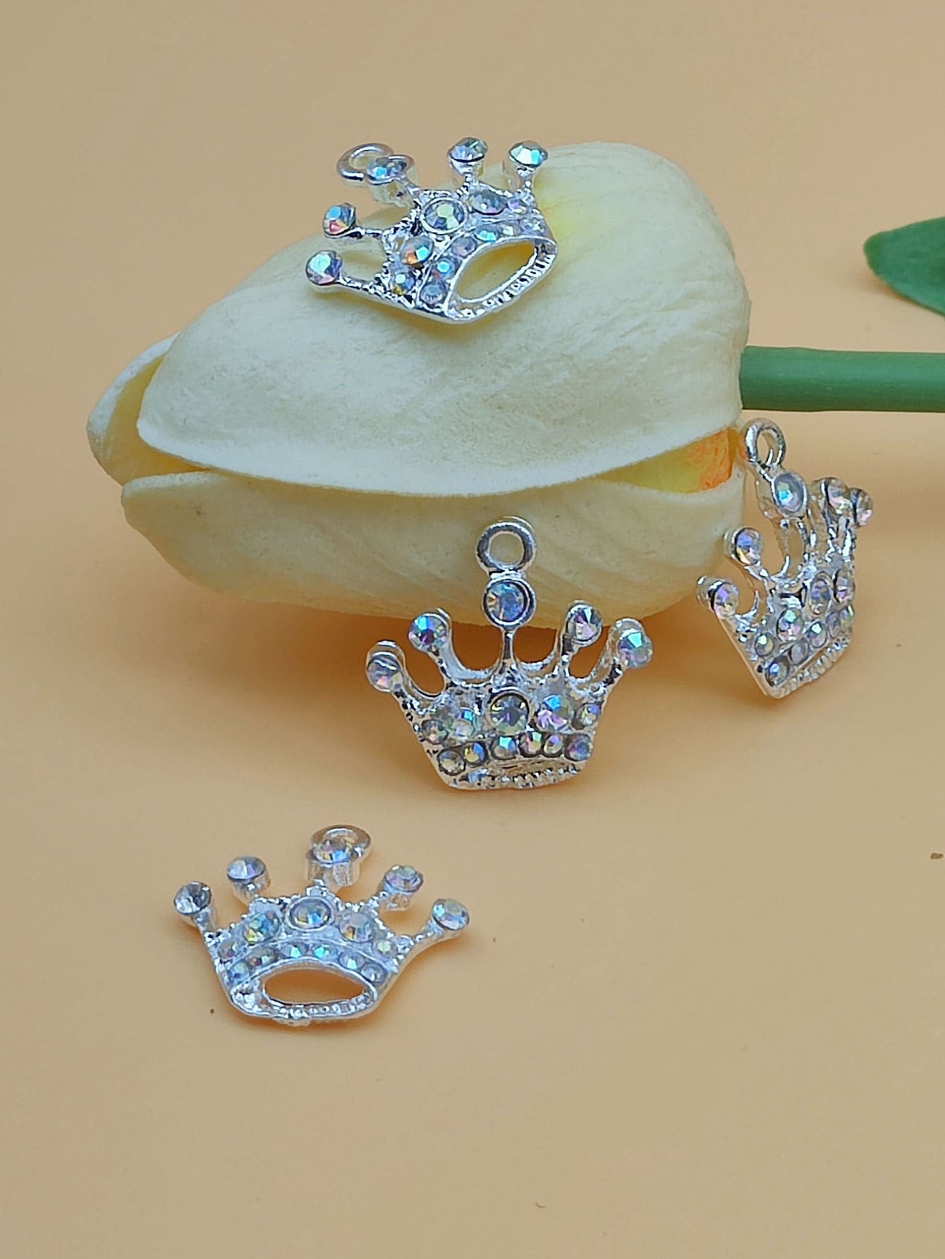 4 cái Rhinestone Crown DIY Mặt dây chuyền - Bạc - Xem 1