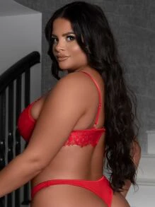 大碼蕾絲拼接貝殼邊文胸和內褲套裝 - 紅色 - 查看 2