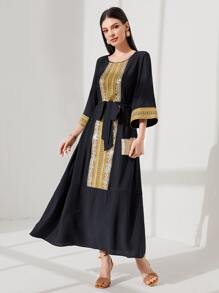 Seusyu Contrast Panel Belted Dress