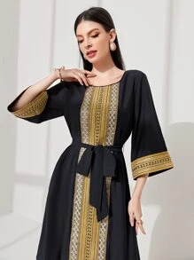 Seusyu Contrast Panel Belted Dress