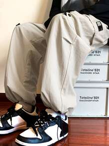 Manfinity Roghcode 男士鬆身cargo褲,可調節束口腰帶,字母補丁和實用口袋 - 杏色 - 查看 8