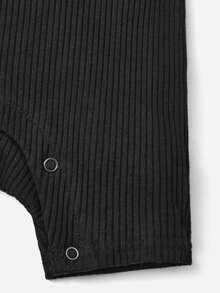 SHEIN Baby Cami Romper & Letter & Motorcycle Print Tee - Red - View 4