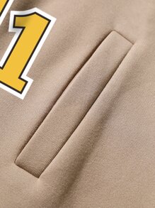 Manfinity Campus Court 1件男式鬆身學院風夾克,標語圖案和拼色設計 - 卡其色 - 查看 3