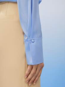 MOTF PREMIUM 真絲打結式襯衫 - 淺藍色 - 查看 7