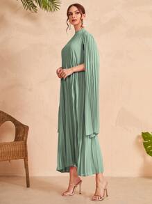 Modelyn Cloak Sleeve Pleated Dress - Mint Green - View 4