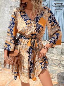 SHEIN VCAY Vestido con cinturón con estampado de retazo floral de cuello cruzado