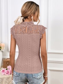 SHEIN Privé Áo thun nữ Nút Tương phản ren Tranh thêu màu trơn Giải trí - Bụi hồng - Xem 2