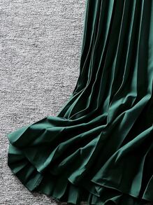 Franclia Plus Solid Pleated Hem Skirt - Dark Green - View 4
