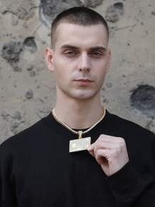 Collar con colgante cuadrado con detalle de letra y decoración de diamantes de imitación para hombre, estilo Punk Hip Pop, para regalo de joyería y fiesta - Dorado - Ver 2