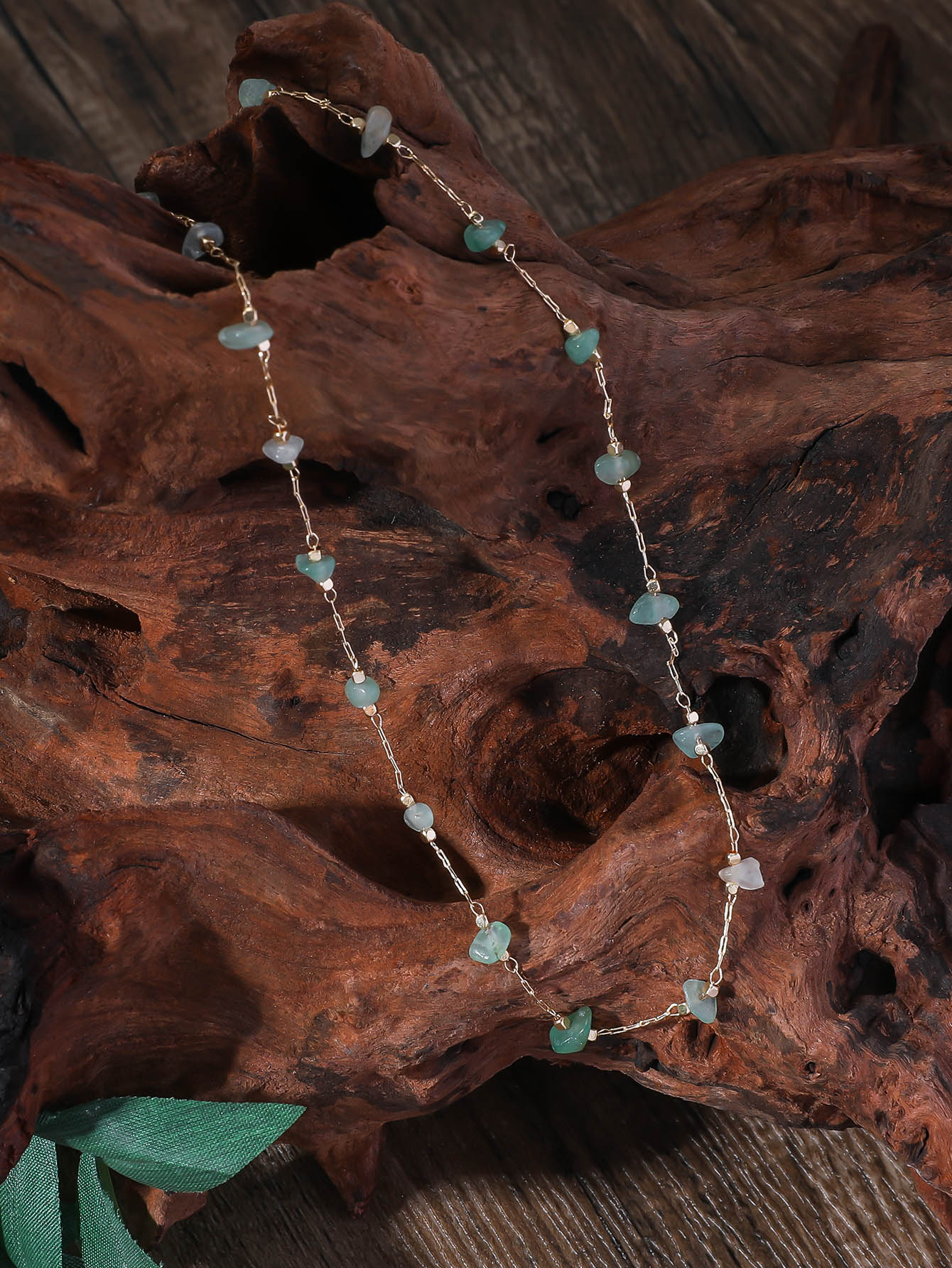 Vòng cổ trang trí bằng đá - màu xanh lá - Xem 1