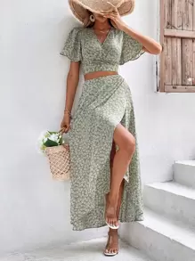 SHEIN Frenchy 碎花蝴蝶袖短款上衣和圍裹側打結半身裙