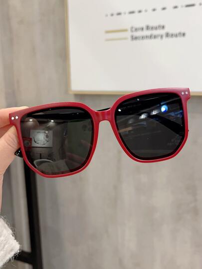 1副女士鉚釘裝飾幾何框架時尚太陽眼鏡適用於日常