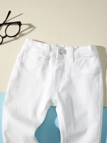 Baby Girl Solid Patched Pocket Jeans