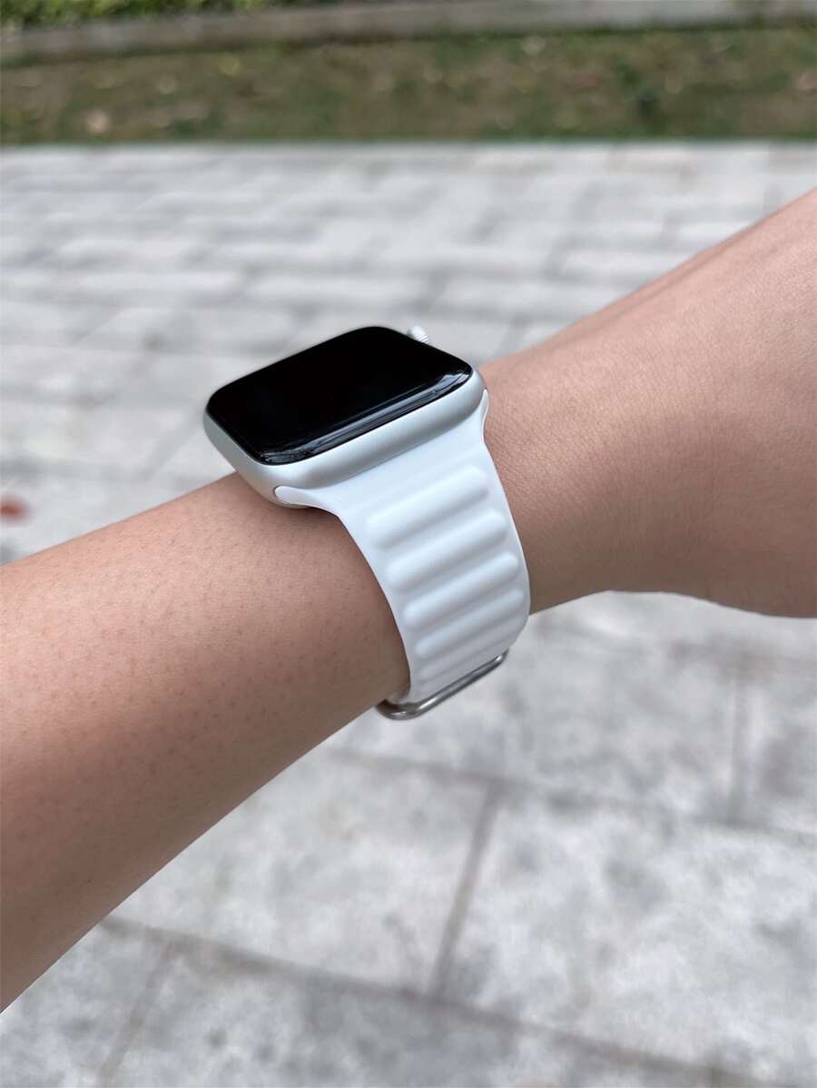 硅胶表带，兼容 42mm、38mm、40mm、41mm、44mm、45mm、46mm、49mm 型号，时尚智能手表替换表带，适用于 Ultra2、Ultra SE2、SE 11、10、9、8、7、6、5、4、3、2、1 等型号，男女通用，学生返校季理想礼物 - 白色 - 查看 1