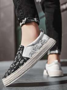 Men Paisley Pattern Slip On Canvas Shoes, Sporty Outdoor Sneakers - Multicolor - View 4