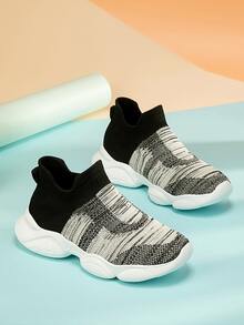 男孩透氣一腳蹬運動織物襪型運動鞋