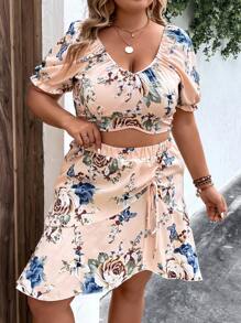 SHEIN Holidaya Plus Floral Print Puff Sleeve Crop Blouse & Ruffle Hem Skirt - Pink - View 1