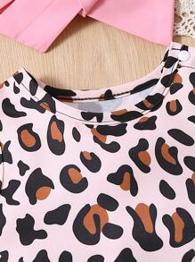 嬰兒豹紋印花背心上衣和荷葉邊前蝴蝶結短褲和頭巾 - 彩色 - 查看 3