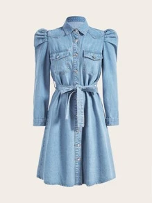 SHEIN Frenchy 翻蓋口袋泡泡袖腰帶牛仔洋裝 - 淺色水洗藍 - 查看 1