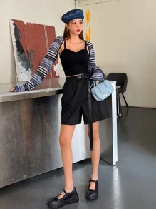 DAZY 翻蓋口袋帶扣細節工裝短褲 - 黑色 - 查看 9