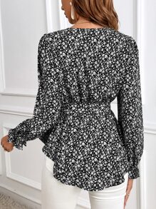 SHEIN Frenchy 碎花荷葉袖腰帶荷葉邊下擺襯衫 - 黑與白 - 查看 5