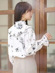 DAZY 印花荷葉邊荷葉袖襯衫 - 黑與白 - 查看 2