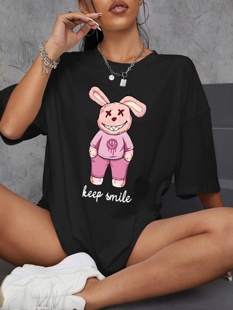 SHEIN EZwear Camiseta amplia con estampado de dibujos animados y slogan de hombros caídos - Negro - Añade 1