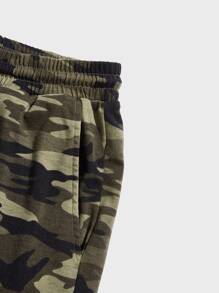 Manfinity VCAY Men Bear Print Tee & Camo Print Drawstring Waist Shorts - Black - View 4