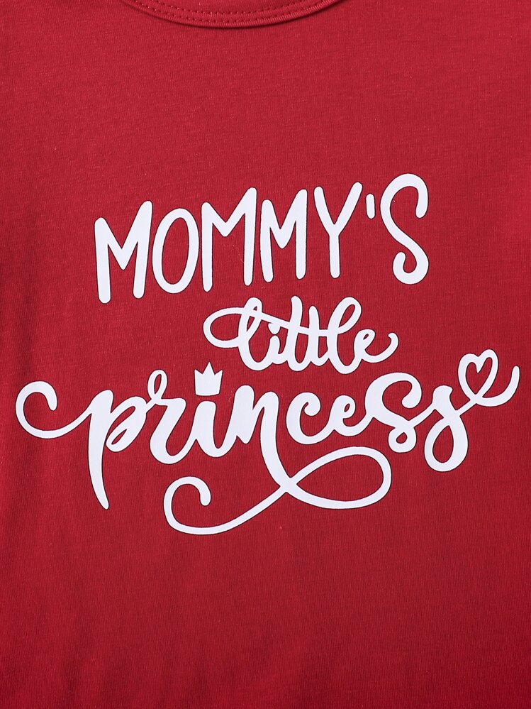 SHEIN เด็กหญิงวัยหัดเดิน พิมพ์ สโลแกน นัวเนีย เสื้อยืด & พิมพ์ลาย ดอกไม้ กางเกงขาสั้น - สีแดงและสีขาว - ดู 5