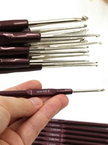 QJH 16pcs Metal + Plastic Crochet Needle ABS Handle Crochet Handle Knitting Needle Set  0.5mm-2.5mm Yarn Sweater Knitting Needle Tools(Brown) - Brown - View 4