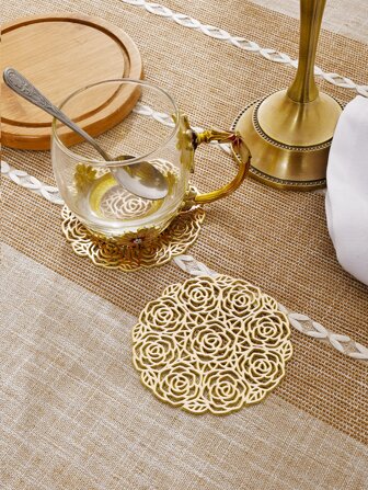 6 件金玫瑰鸡尾酒杯垫，采用 PVC 材料制成，3.94 英寸圆形玫瑰空心杯垫，可水洗，易于清洁，可擦拭，防滑，耐热，适用于房间装饰、餐桌装饰、家居装饰，非常适合节日、派对、生日、婚礼和晚宴