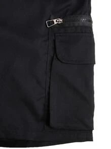 Manfinity Homme 寬鬆男款字母貼片附蓋口袋工人短褲 - 黑色 - 查看 4