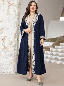 Al Najma Plus Graphic Print Belted Abaya Set - Navy Blue - View 3