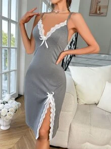 Camisón de pijama con lazo frontal, abertura en el muslo y encaje de contraste - Gris - Ver 3