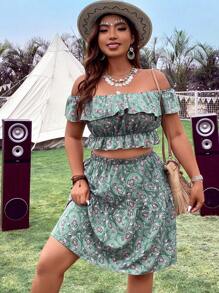 SHEIN Holidaya Falda con top con estampado de paisley de hombros descubiertos ribete con fruncido - Verde militar - Ver 1