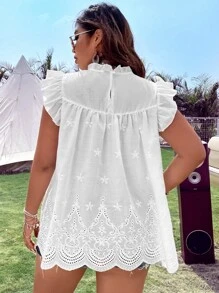 SHEIN Clasi 大碼網眼刺繡貝殼邊襯衫 - 白色 - 查看 2