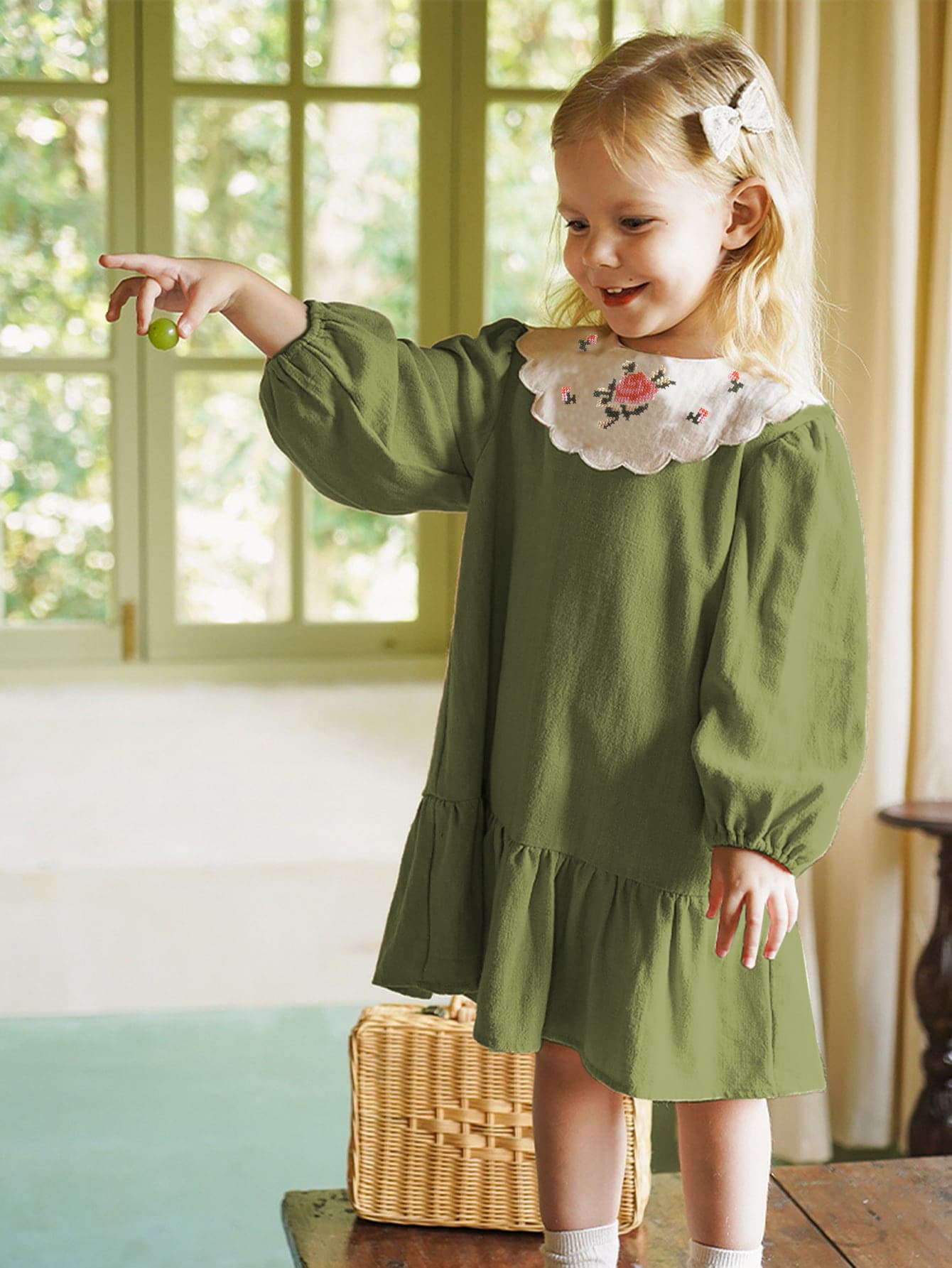 小女童花卉刺繡荷葉邊娃娃裙 - 軍綠色 - 查看 1