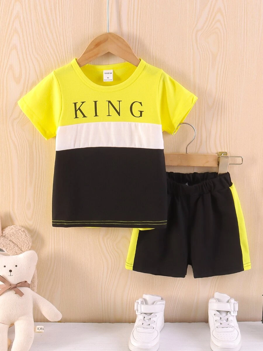 SHEIN Chàng trai trẻ Phong cách đường phố Khối màu Lá thư In Giải trí Bộ Bao gồm Áo thun Và Quần short Cho mùa hè - Nhiều màu - Xem 1