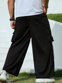 Manfinity Men Flap Pocket Side Cargo Trousers - Black - View 2