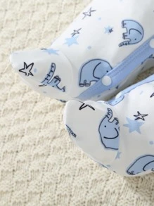 SHEIN Baby Boy 4pcs Elephant & Star Print Contrast Binding Sleepwear & Accessory Hat & Bib - Blue and White - View 3