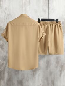 Manfinity Men Slogan Graphic Shirt & Drawstring Waist Shorts Without Tee - Khaki - View 2