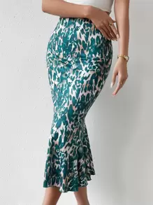 Chiquease Allover Print Mermaid Hem Skirt - Green - View 1