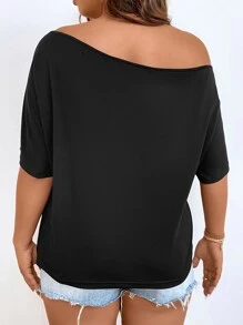 SHEIN LUNE Plus Letter Graphic Asymmetrical Neck Tee - Black - View 2