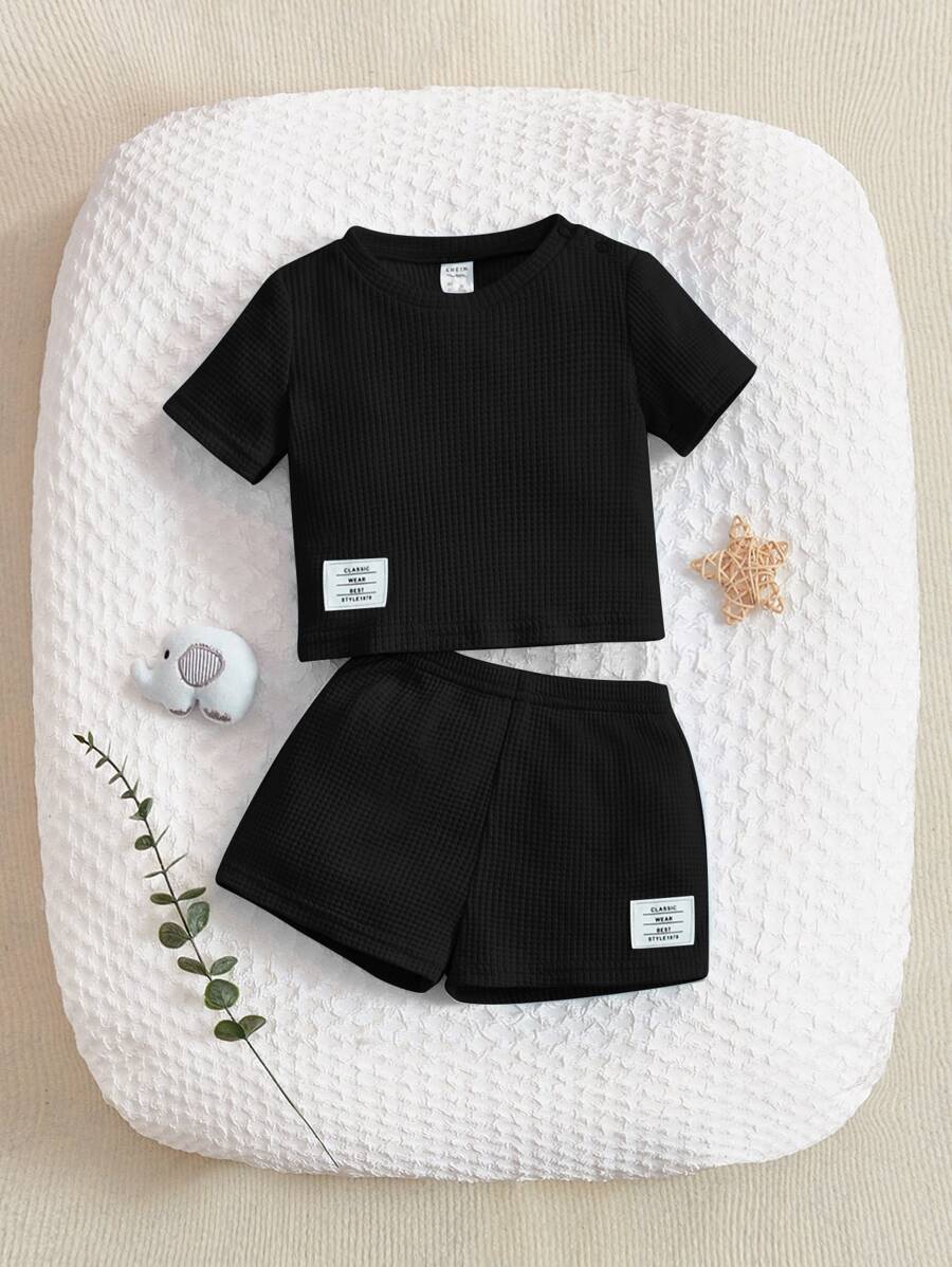 SHEIN 嬰兒女孩新生兒字母拼湊細節窳紮針織 T 恤和短褲 - 黑色 - 查看 1