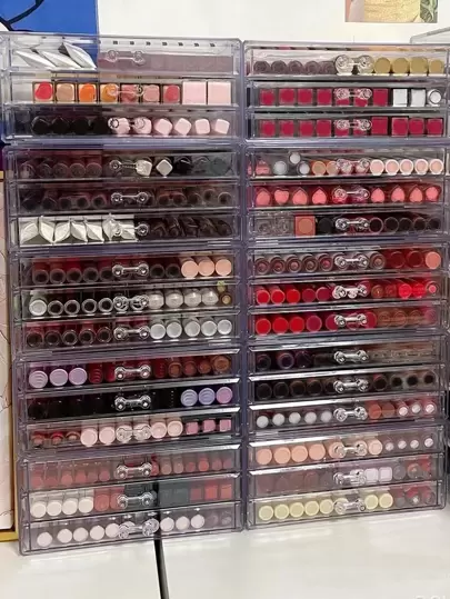 1pc Transparent Plastic Cosmetic Storage Box For Essential Oil, Face Cream, Facial Mask, Makeup Remover Storage. With Portable Dustproof & Moisture-Proof Cosmetic Organizer Rack & Jewelry Storage Case. Large Capacity & Portable., Gift For Valentine's Day,Makeup Bag,Travel Essential