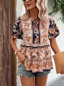 SHEIN VCAY 印花繫帶領蝴蝶袖荷葉邊下擺襯衫 - 彩色 - 查看 6