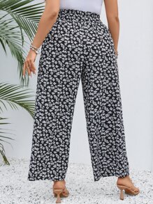 SHEIN LUNE Plus Ditsy Floral Print Wide Leg Pants - Multicolor - View 2